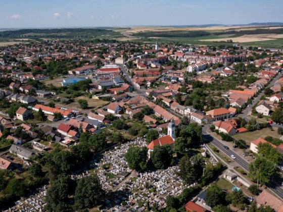 3060.hu Fotó: Drónnal készített felvételen Pásztó belvárosa 2022 júniusában (Fotó: Komka Péter)