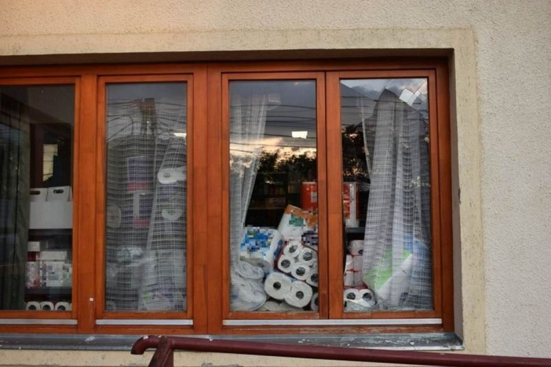 A rimóci férfi az ablakot betörve jutott be a helyi szociális boltba (Fotó: Nógrád Vármegyei Rendőr-főkapitányság)