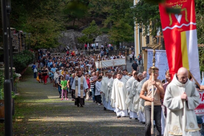 Archív fotó: Egy korábbi Szlovák búcsú Szentkúton (Fotó: Mátraverebély-Szentkút Nemzeti Kegyhely)